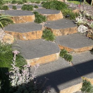 Basalt steps : 700 - 800m by 150mm high