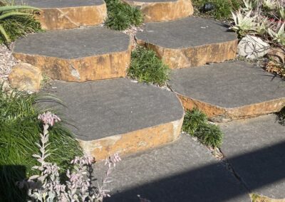 Basalt steps : 700 - 800m by 150mm high